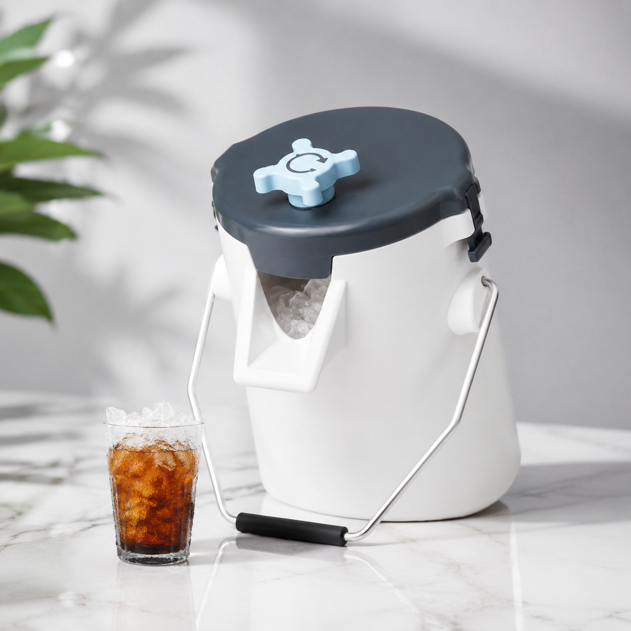 ChillCaddy™ – The Ultimate Touch-Free Portable Ice Tende